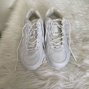 Reebok White Lace up chunky Sneakers Shoes 9